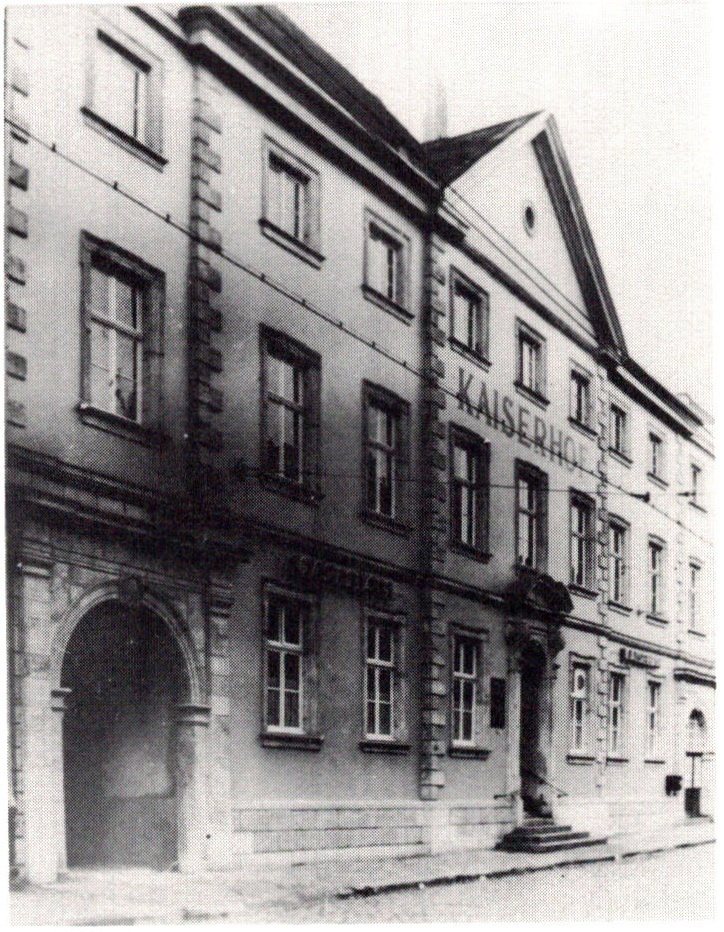 Hotel Kaiserhof am Kamp 22, Straßenansicht